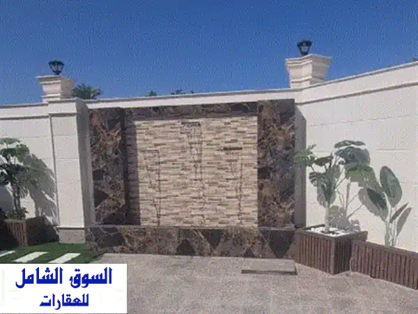 للبيع من المالك مباشرة فيلا في الشارقة منطقة المنصوره دور واحد على شارعين زاوية المساحة 5086 قدم ...