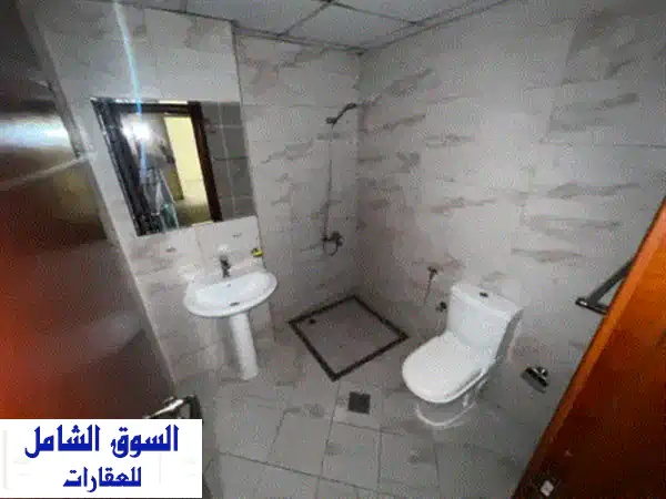 شقة غرفة وصالة للإيجار السنوي  كورنيش عجمان، ثاني صف من الكورنيش. الإيجار السنوي 28000 درهم، ...