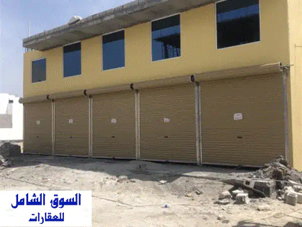 لمن أراد الاستثمار، لدينا (10) محلات كبيرة جداً للإيجار بسعر مناسب في شارع تجاري بمنطقة الحد ...