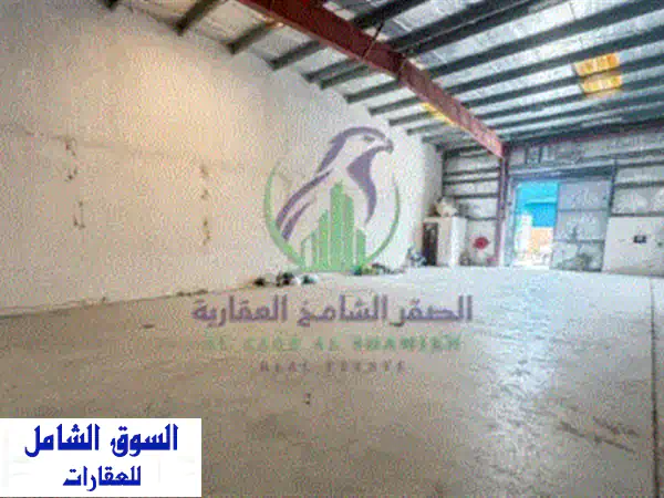 مستودع للإيجار السنوي في الصناعية 18 في الشارقة، بموقع حيوي وقريب من الشارع الرئيسي. المساحة 2400 ...