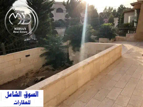 رقم الاعلان 8023 شقة أرضية فارغة للإيجار أم السماق مساحة 210م مع تراس وحديقة 150م تشطيبات وديكورات ...