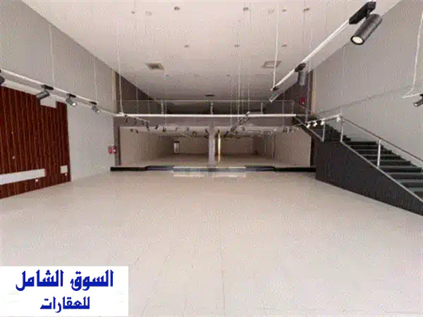 للإيجار السنوي معرض في الصناعية 4 فرصه مميزه...