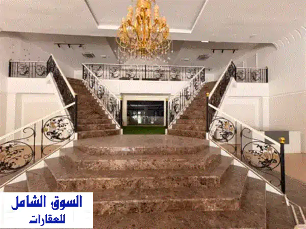 فرصة استثنائية: معرض ضخم 15000 قدم للإيجار...