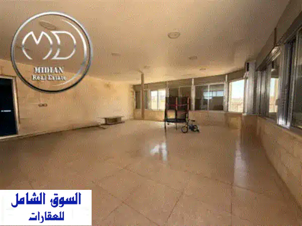 رووف فاخر للإيجار بالرابية 120م | إطلالة بانورامية...