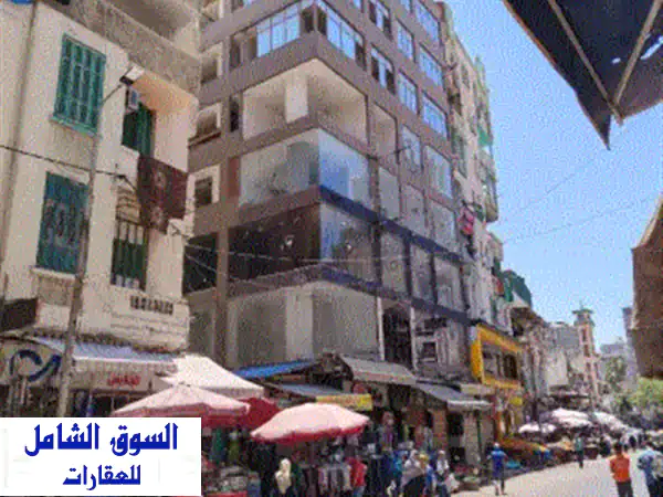 ميزان للإيجار في الدور الثالث على الشارع الرئيسي في مصطفى كامل  باكوس. العقار مجهز ب 3 مصاعد ...