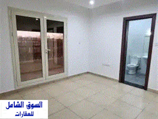 شقة للإيجار في السلام بتشطيب سوبر ديلوكس، 3 غرف نوم منهم غرفة نوم ماستر، وغرفتين نوم بينهم حمام، ...