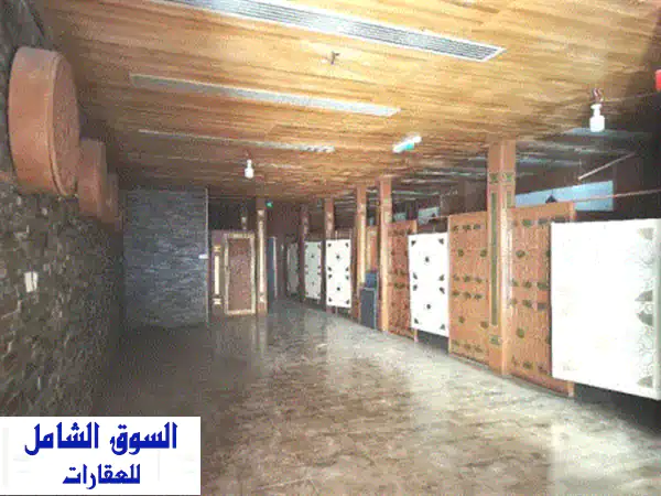 محل للإيجار في العين الهيلي مجهز مطعم من قبل المساحة 240 متر الإيجار 190000 درهم