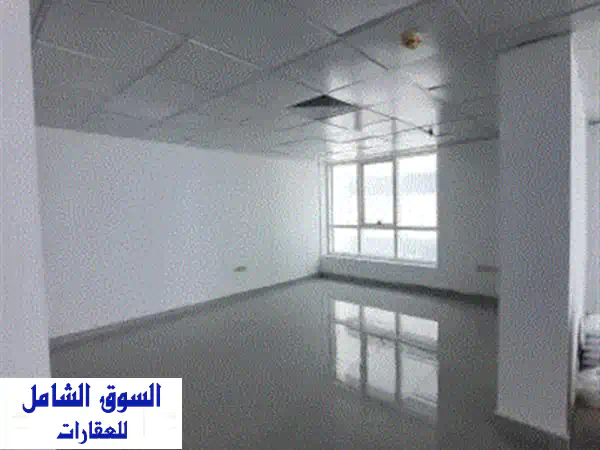 مكتب شبه مقسم للإيجار السنوي  المجاز 2، الشارقة....