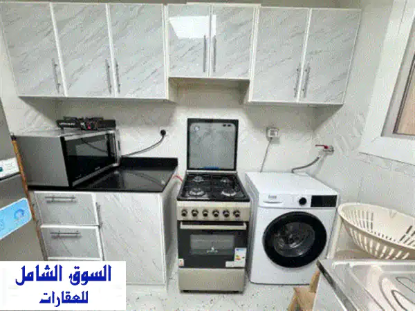للإيجار الشهري  شقة غرفتين وصالة مفروشة على كورنيش عجمان. تقع الشقة في بناية نظيفة بجوار أبراج ...