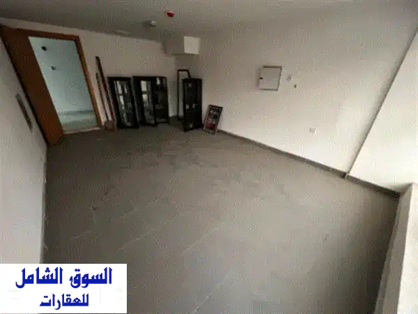 مكتب تجاري للإيجار السنوي في النعيمية 2  شارع الكويت، على الطريق الرئيسي مباشرة. يتميز بمساحة ...