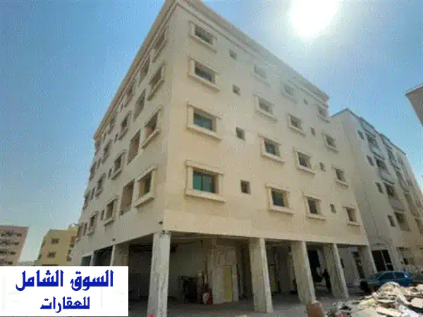 للبيع  بناية استثمارية مميزة، طابق أرضي + 4 طوابق،...