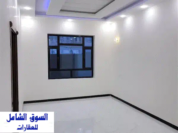 عماره تجاريه للبيع في بيت بوس بسعر مغري