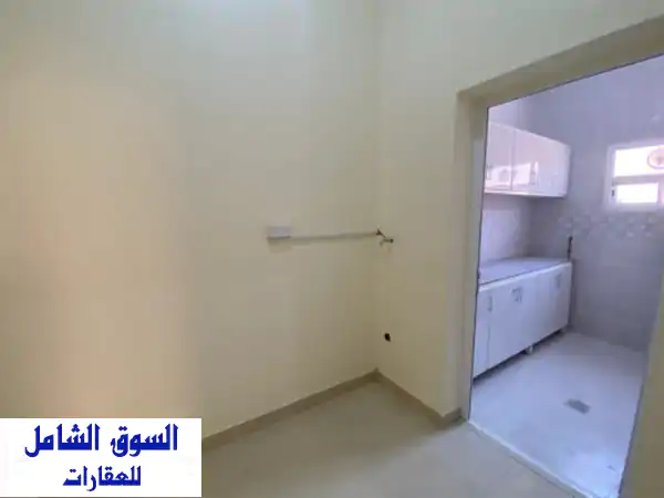 للايجار شقه بالمره غرفتين وحمام وصاله ومطبخ 4300 شامل كهرماء وصيانه <br/>for rent in almurrah, an ...