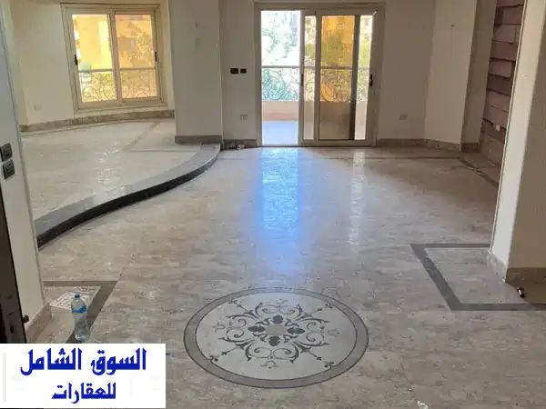 شقة للايجار تصلح سكني او اداري( جميع الاغراض)...