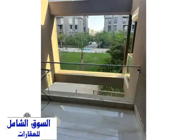 شقة فاخرة مفروشة بالكامل للإيجار في إيست تاون -...