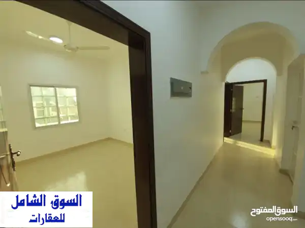 للإيجار شقة عائلية ثلاث غرف في صحار فلج القبائل...