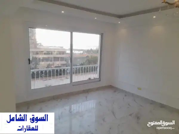شقة للبيع أبراج عثمان كورنيش النيل المعادى 240 متر جاهزة علي الفرش