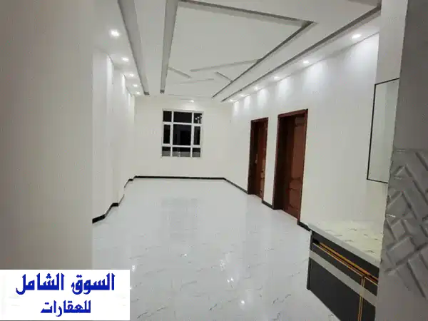 عماره للبيع في حي الوزير بيت بوس خلف عالم التسوق بسعر مغري مشطبه لكس قريبه للخمسين