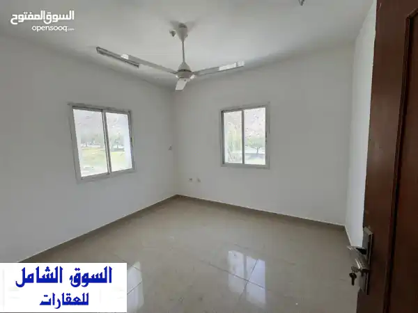 للايجار شقة في الوادي الكبير, خط اول على شارع البستان 2 BHK , 1 BHK