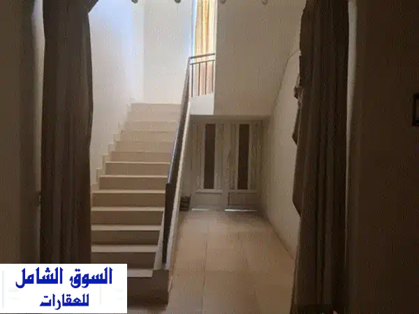 بناية للبيع في المحرق /شقة وثلاث محلات(Building for sale in...