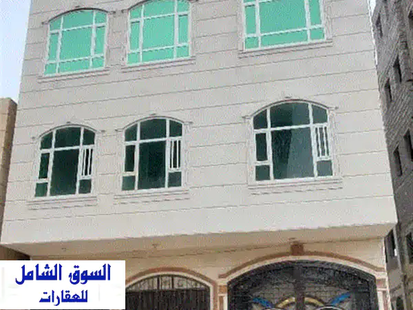 عمارة تجارية ثلاثة دور مشطبة سوبر لوكس والدور...