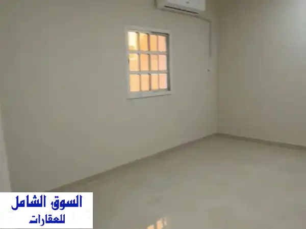 فيلا للإيجار بأم صلال علي: 6 غرف نوم، مجددة...