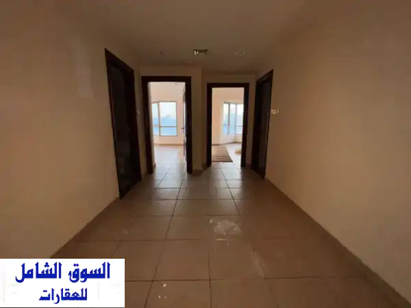 امتلك الرفاهية: غرفة وصالة للإيجار السنوي بشارع الوحدة – تكييف عالمالك مجاني، إطلالات بانورامية، وخصم 5000 درهم!