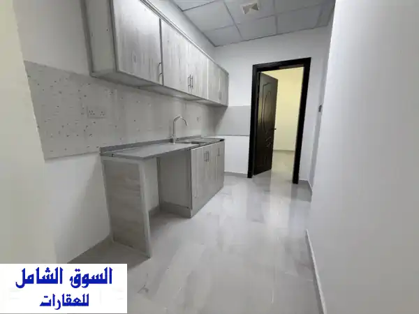 استوديو فاخر للإيجار في مدينة الشوامخ | أول ساكن، تشطيب ديلوكس، شامل 2700 درهم