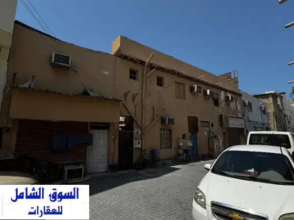 فرصة استثمارية ذهبية: مبنى تجاري وسكني للبيع...