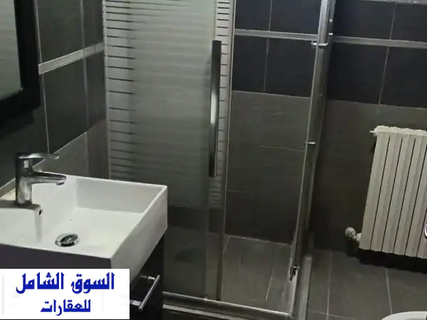 فرصة استثنائية: شقة أرضية فاخرة للإيجار في عبدون | 220م بحديقة وتراس 100م | سوبر ديلوكس | رقم الإعلان 8349