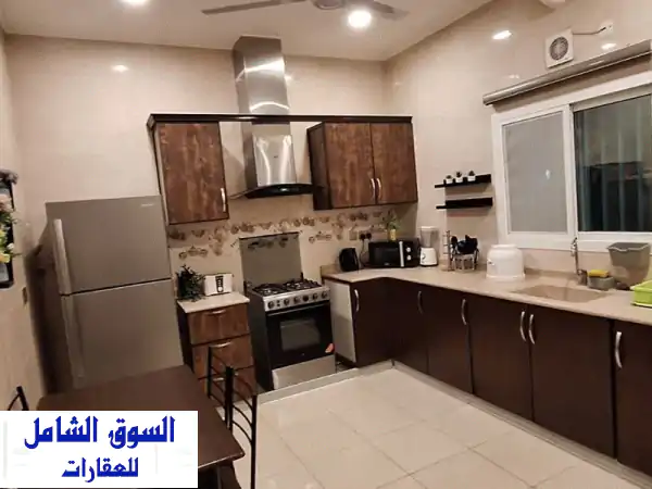 للإيجار: شقة فاخرة مفروشة بالكامل بالرفاع الحجيات...