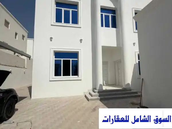 فرصة ذهبية: فيلا فخمة وجديدة للبيع في أم قرن | من المالك مباشرة مع تمويل عقاري