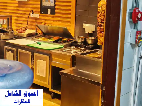 🔥 فرصة ذهبية! مطعم شاورما جاهز ومربح للبيع في مول الخوانيج دبي | سعر لقطة بمعداته وعماله!