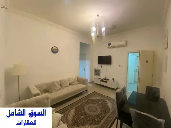 🌟 فرصة ذهبية للإيجار الشهري: غرفة وصالة مفروشة بالكامل على كورنيش عجمان - شامل كل شيء بـ 3600 درهم!
