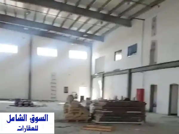 مستودع عملاق 10,000 قدم مربع للإيجار السنوي بأم القيوين...