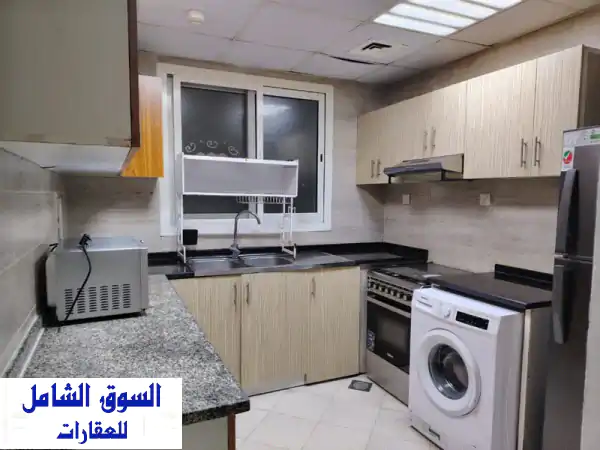 شقة مفروشة فاخرة للإيجار الشهري بعجمان - الراشدية 1 | أبراج الواحة | إطلالة بحرية | شاملة 6500 درهم