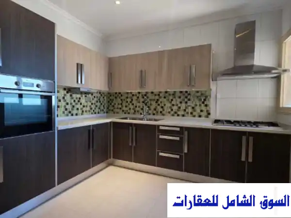 شقة فاخرة للإيجار بالسالمية: 3 غرف نوم، إطلالة بحرية مباشرة، ومرافق عالمية! | الترا هومز