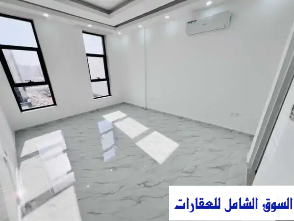 فيلا فاخرة للإيجار في الزاهية عجمان: 4 غرف نوم، دفعات ميسرة، موقع استثنائي!