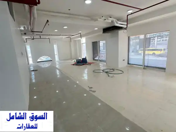 فرصة ذهبية: محل تجاري للإيجار بموقع استراتيجي - 750م+...