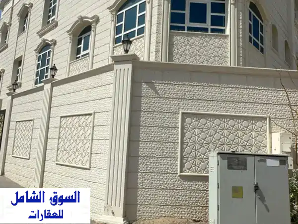 إيجار بناء كامل فاخر للشركات بالعين: الصاروج القديم - أول ساكن | فرصة استثمارية وسكنية مميزة