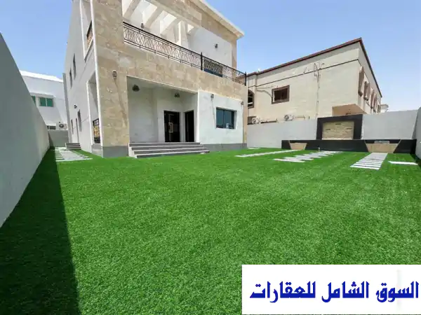 فيلا فخمة للإيجار في الروضة 3 عجمان: 5 غرف نوم واسعة...