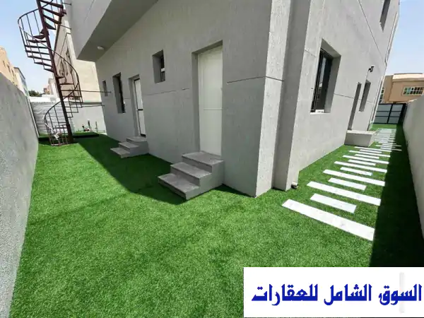 فيلا فخمة للإيجار في الروضة 3 عجمان: 5 غرف نوم واسعة | أول ساكن | 5000 قدم مربع | سكن الأحلام للعائلات