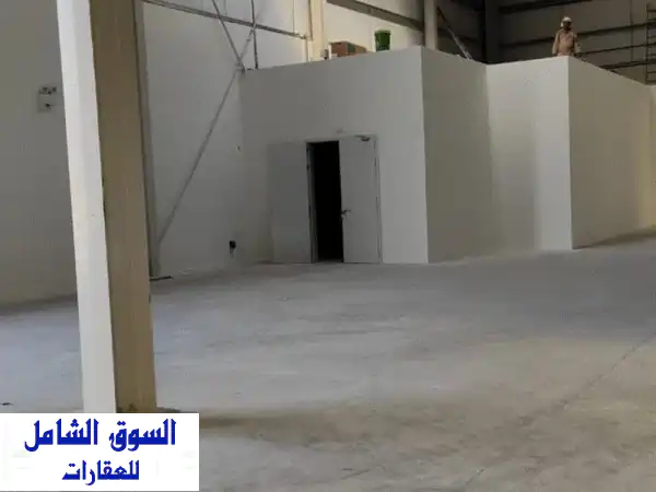 فرصة استثنائية: مستودع متكامل 43331 م² للإيجار...