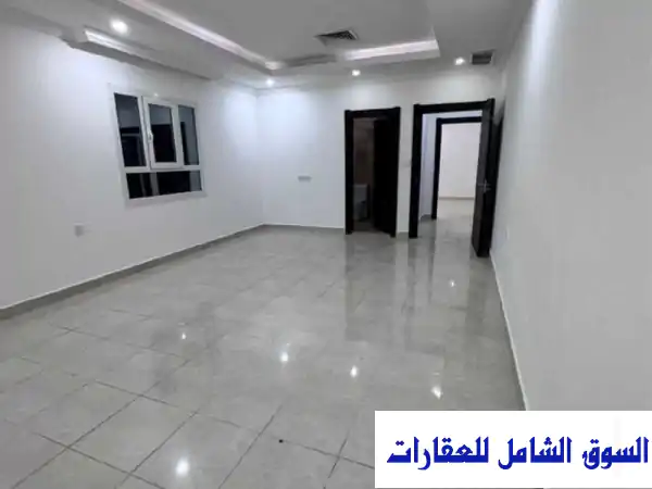 شقة فاخرة للإيجار بالرميثية: 3 غرف (2 ماستر) | موقع حيوي | 600 د.ك