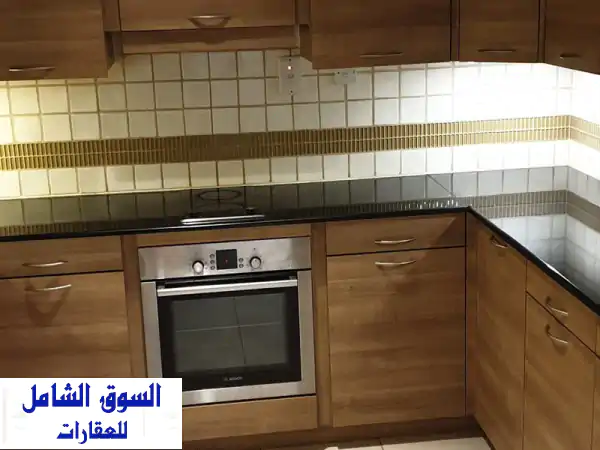 شقة الأحلام للإيجار باللؤلؤة | غرفة وصالة فاخرة بإطلالة بحيرة ساحرة!