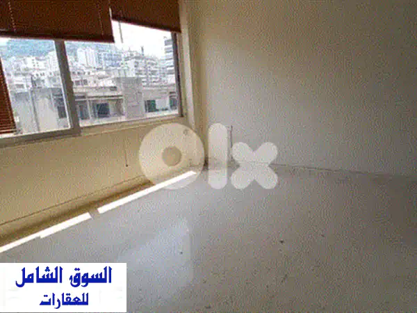 محل تجاري مميز للإيجار في عين علق - بيت مسك | 65م² مجهز بالكامل على الطريق الرئيسي