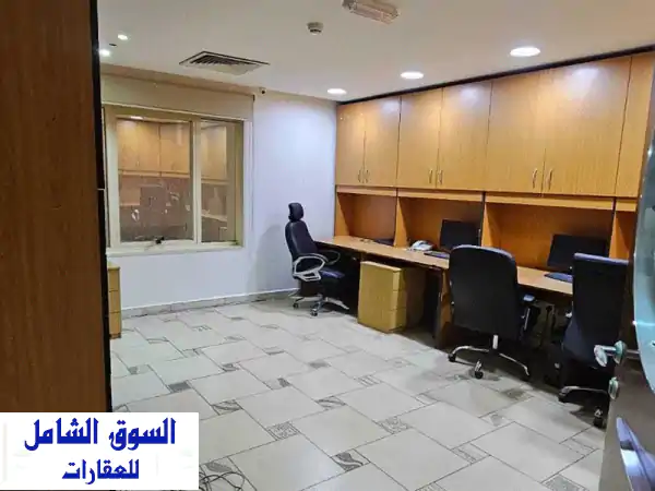 مكتب إداري فاخر للإيجار السنوي | 6 غرف | شارع الملك فيصل، النعيمية، عجمان | موقع استراتيجي
