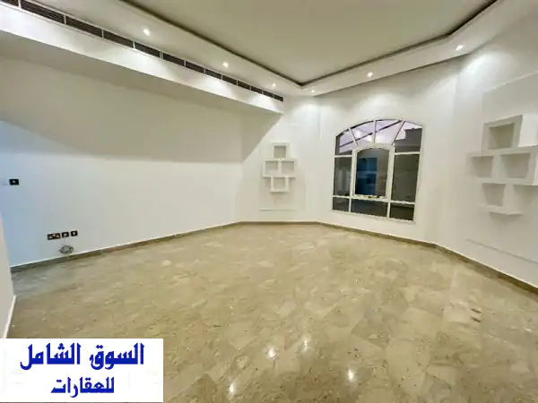 استوديو فاخر للإيجار بمدينة خليفة | عقد شامل...
