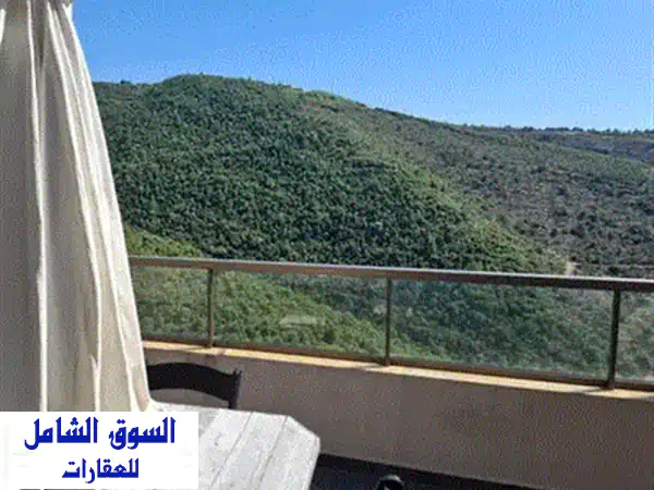 شقة الأحلام في جبيل: إطلالة بحرية خلابة، مفروشة بالكامل وقرب LAU بسعر استثنائي!