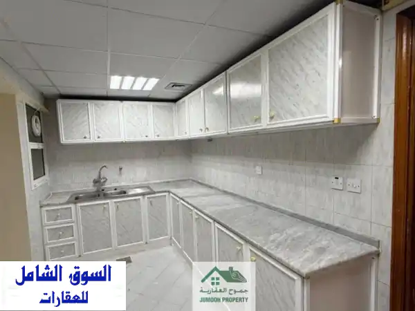 فرصة استثنائية: شقة فاخرة للإيجار بالمناصير - 4 غرف نوم (ماستر وكبتات)، مصعد، ضمن فيلا راقية!